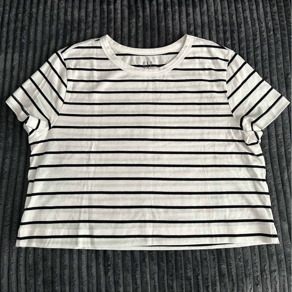 GAP Vintage Cropped Black and White Striped Tee - Size S Petite - NWOT